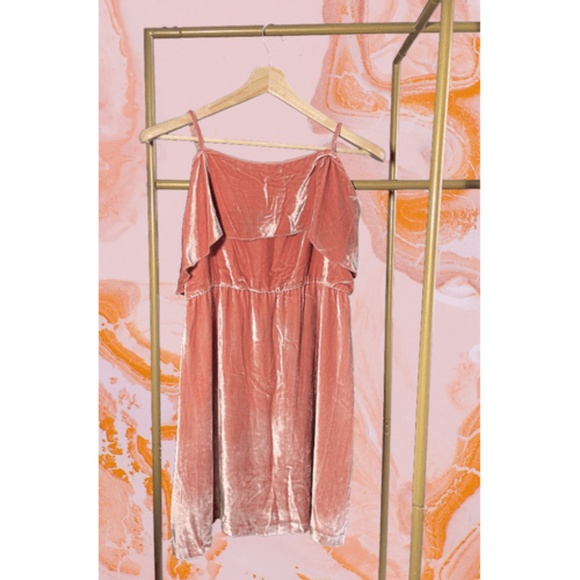 ALICE + OLIVIA VELVET ROSE RUFFLE TOP DRESS - Picture 2 of 3